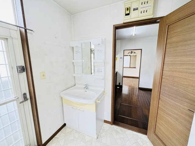 高崎市上豊岡町　中古住宅の独立洗面台|高崎市上豊岡町　中古住宅