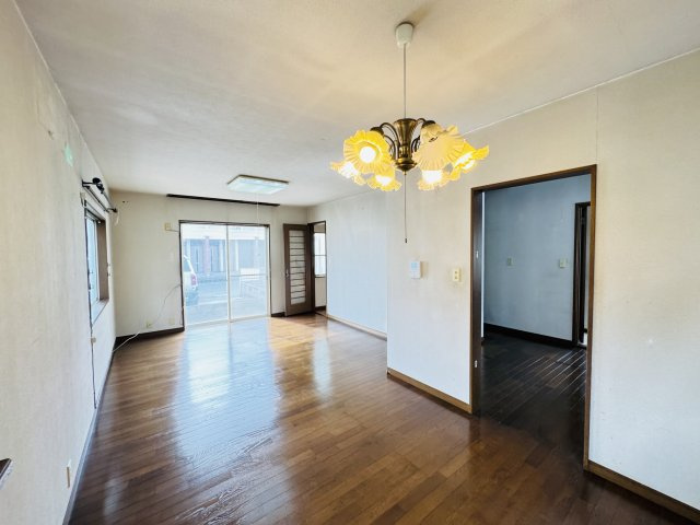 高崎市上豊岡町　中古住宅の居間・リビング|高崎市上豊岡町　中古住宅