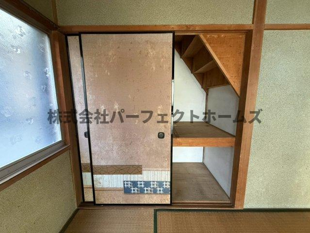 堀溝3丁目テラスハウス　賃貸の収納|大きなスペースがあり、収納には困りません