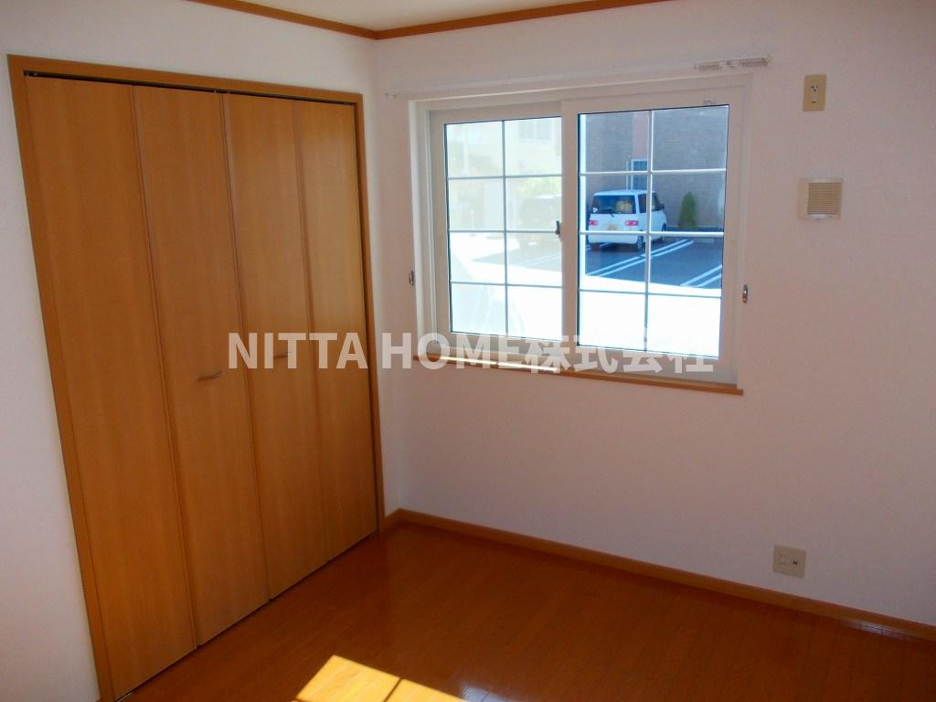サンヒルズＡの内装|洋室は６．７帖と６．１帖の２部屋です★