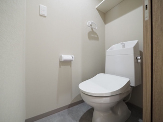 【トイレ】 | シェリル城北公園 | 落ち着いた色調のトイレです