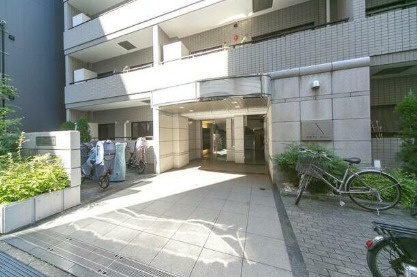 築地MKハウスのエントランス|落ち着いたエントランスです
