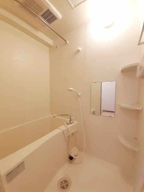 藤沢市善行１丁目の賃貸マンションの浴室