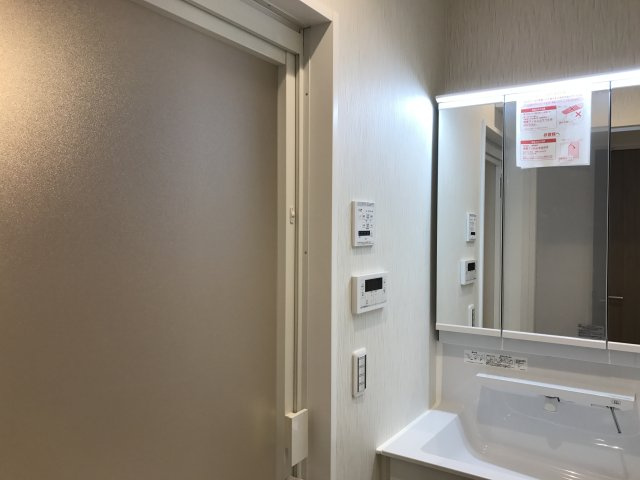 ウィングシャトー泉崎エテルノの洗面所