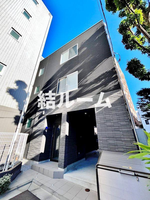 練馬区栄町のアパートのエントランス