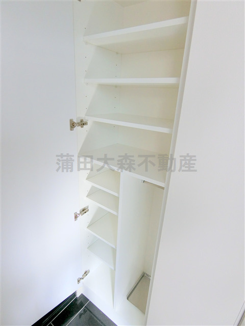 ヴァレッシア蒲田シティの収納|シューズBOX　下駄箱　玄関収納