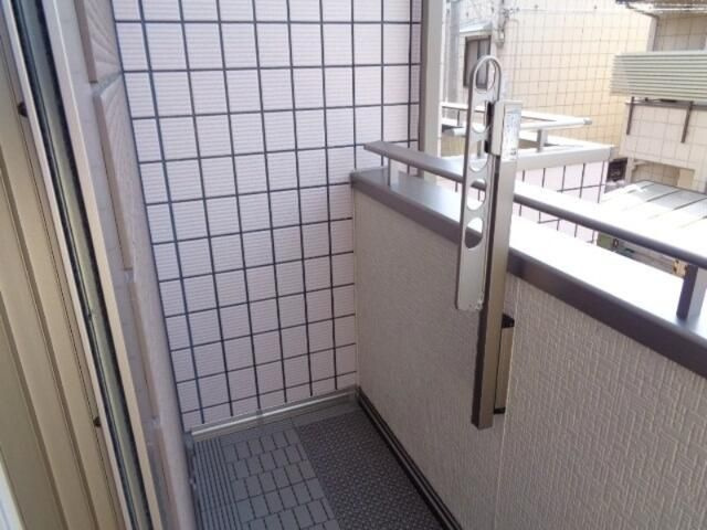ウィステリアのバルコニー