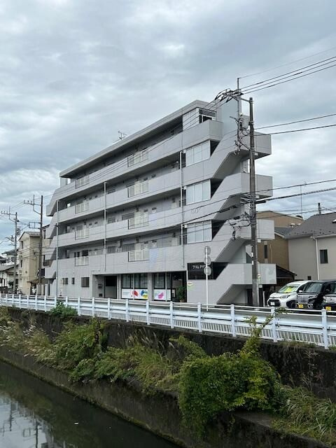 プリムタザワの外観