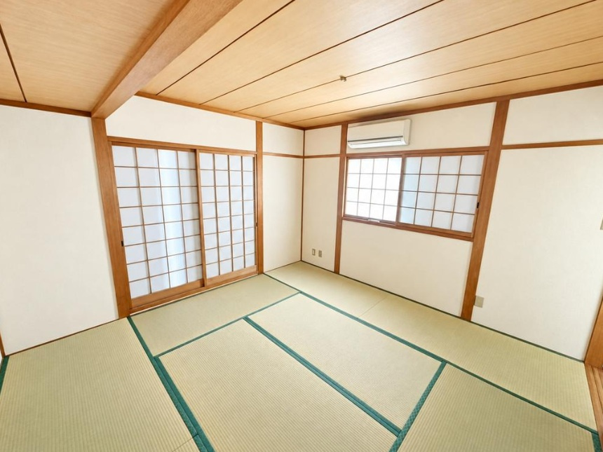 南春日丘5丁目の和室
