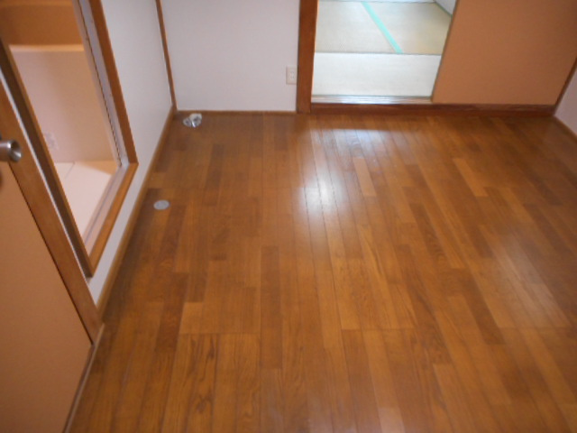 谷荘の玄関