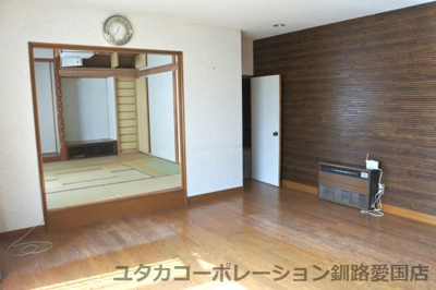 【居間・リビング】 | 春採7丁目263-32.33売家