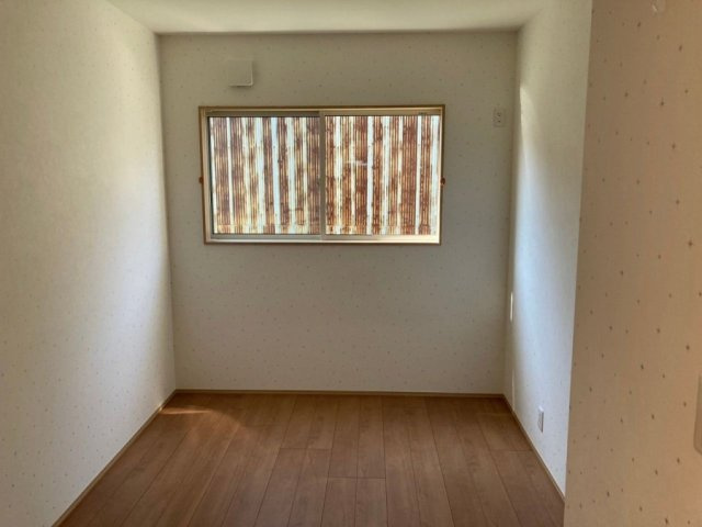 佐土原町下田島の洋室