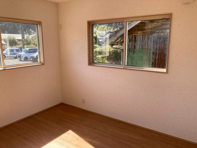 佐土原町下田島の洋室