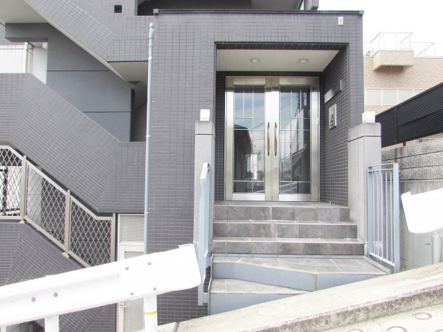 A・Grayish宝塚のエントランス