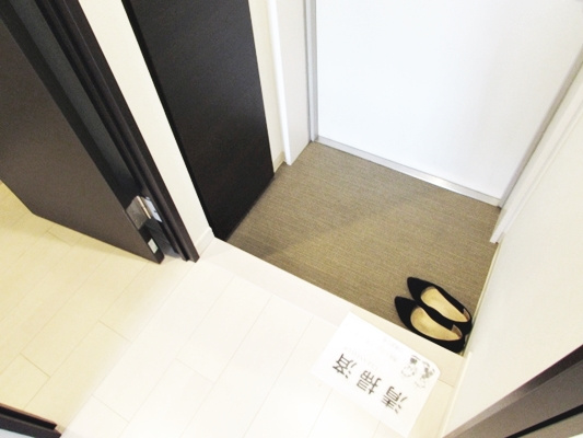 A・Grayish宝塚の玄関|毎日通る玄関はこちらです