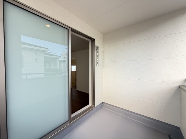 宜野湾市嘉数（全6棟） 3号棟の設備|3号棟 TVモニター付きインターフォン+ポスト付き♪