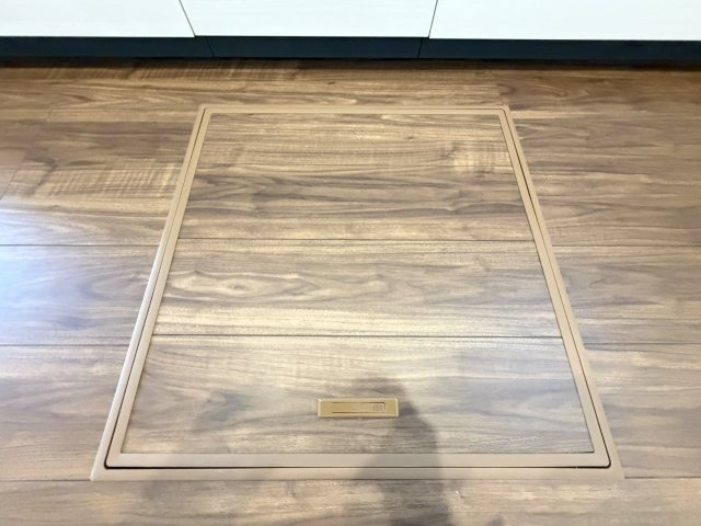 宜野湾市嘉数（全6棟） 3号棟のキッチン|3号棟　床下収納♪