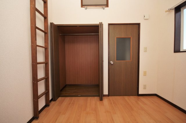 久喜市南２丁目のアパートの収納