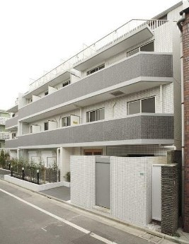 【外観】 | アーバネックス新井薬師 | 鉄筋コンクリート造のがっちりとした建物。