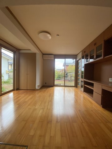 寺尾上5丁目戸建ての居間・リビング