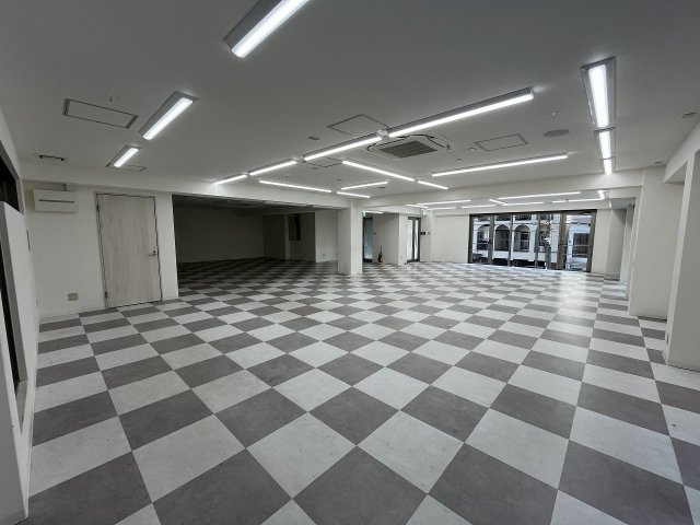 大阪市浪速区元町１丁目の店舗事務所の内装