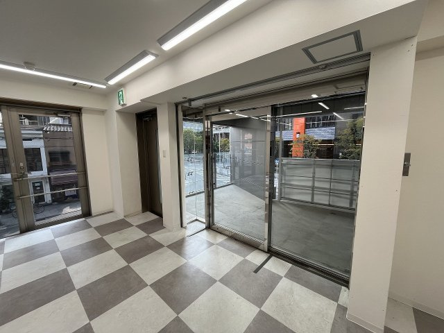 大阪市浪速区元町１丁目の店舗事務所の内装