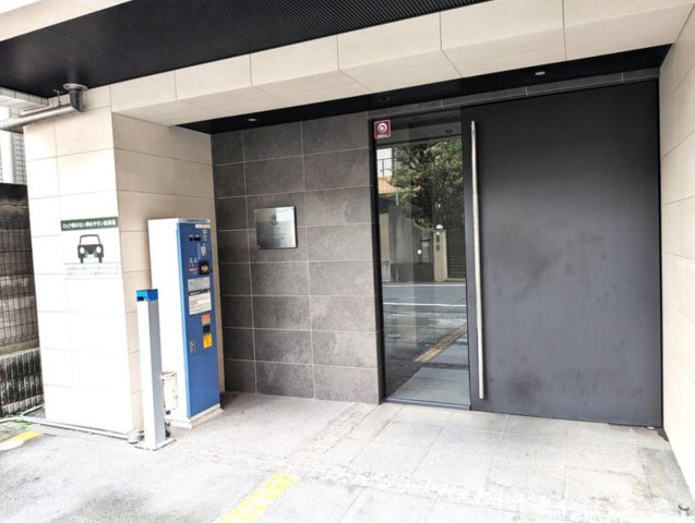 台東区根岸２丁目の賃貸マンションのエントランス