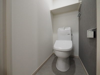 【トイレ】 | ウェルスクエア万代東 | 落ち着いた色調のトイレです