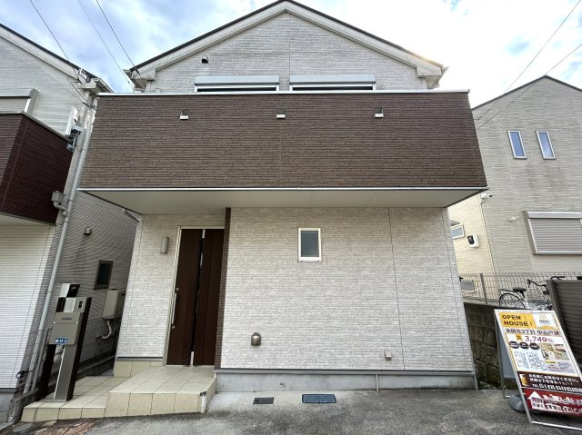 2014年築の築浅住宅！20帖の広々LDKで家族団らんのお時間を♪小・中学校は徒歩10分以内なので子育て環境◎な『リフォーム／南区永田北3丁目中古戸建』の外観|建物外観を気になさる方へ、見た目の良い物件です
