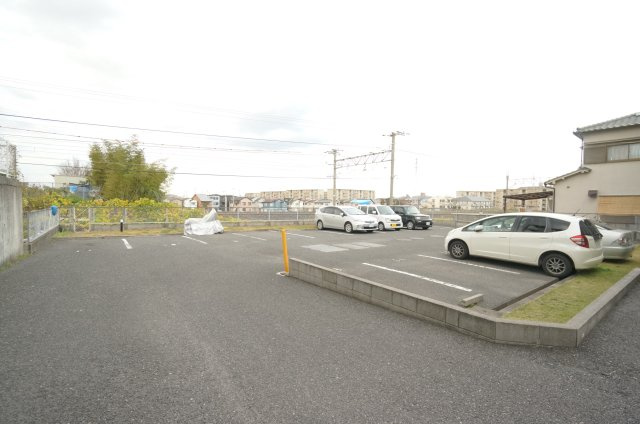 エミネンスコートの駐車場