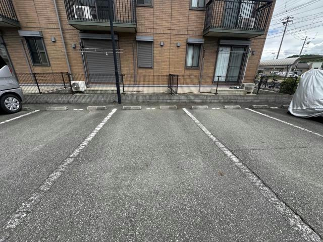 ダリア　A棟の駐車場