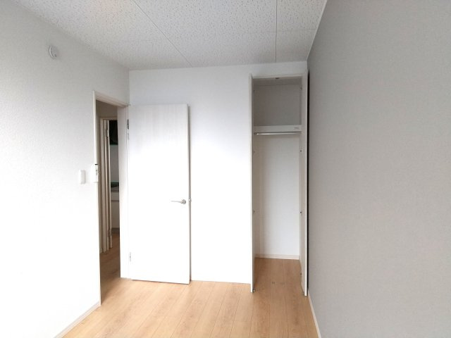 シャインアーチDの洋室