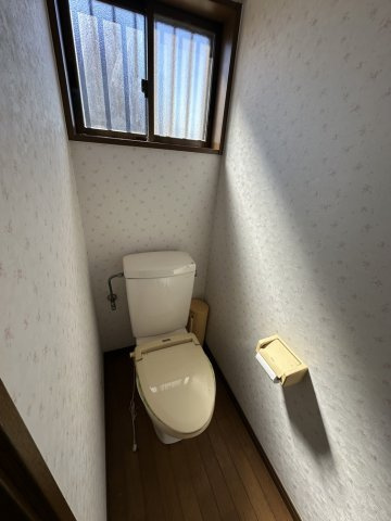 浜松市中央区三方原町の中古一戸建のトイレ