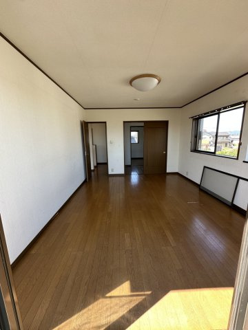 浜松市中央区三方原町の中古一戸建の洋室