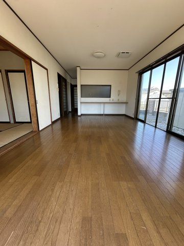 浜松市中央区三方原町の中古一戸建の洋室