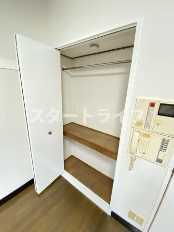 大阪市淀川区木川東３丁目の賃貸マンションの収納