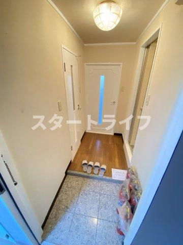 大阪市淀川区木川東３丁目の賃貸マンションの玄関