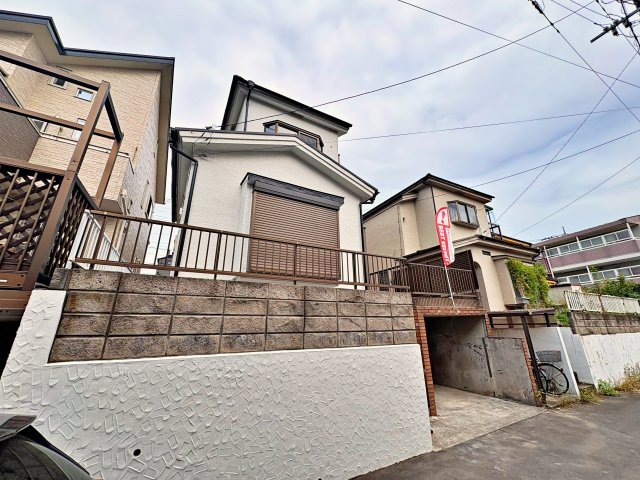 《仲介手数料半額》川越市野田町２丁目　中古戸建の前面道路含む現地写真