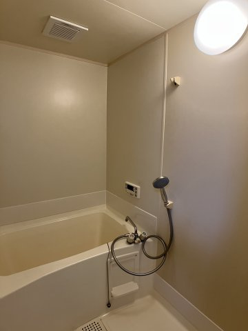 サンビレッジ美浜ⅠCの浴室|別部屋同間取りのお写真となります。参考にご覧くださいませ。