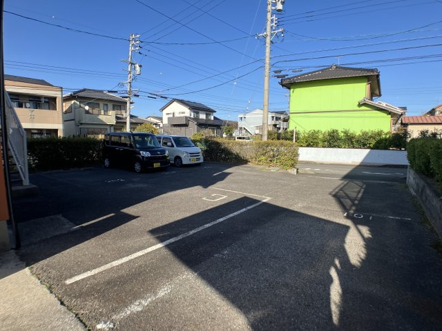 サンビレッジ美浜ⅠCの駐車場|別部屋同間取りのお写真となります。参考にご覧くださいませ。