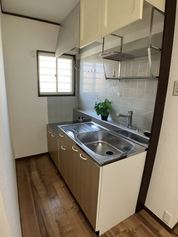 サンビレッジ美浜ⅠCのキッチン|別部屋同間取りのお写真となります。参考にご覧くださいませ。