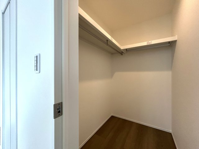 ご覧いただいてわかるように無駄がない間取りでどこも広々♪全居室5.6帖以上で実用的かつ家具を置きやすい形状がGOOD☆な『南区永田北3丁目新築戸建』の収納