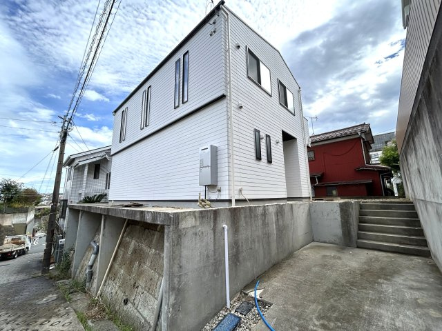 ご覧いただいてわかるように無駄がない間取りでどこも広々♪全居室5.6帖以上で実用的かつ家具を置きやすい形状がGOOD☆な『南区永田北3丁目新築戸建』の外観