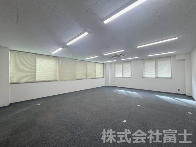 唐津市和多田南先石の事務所の内装