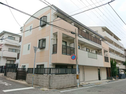 イワタマンションの外観