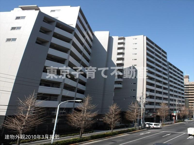 センテニアル王子神谷の外観