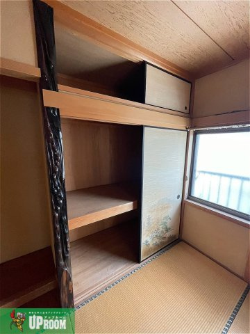 小牧市東田中貸家の収納