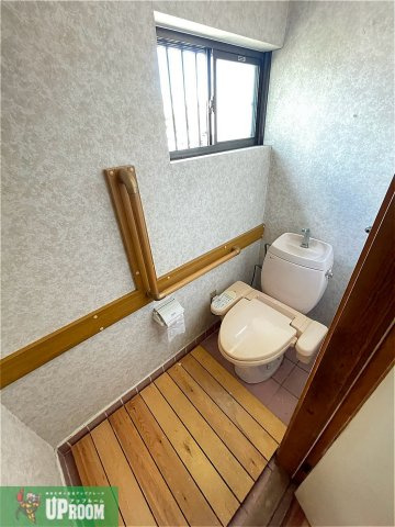 小牧市東田中貸家のトイレ