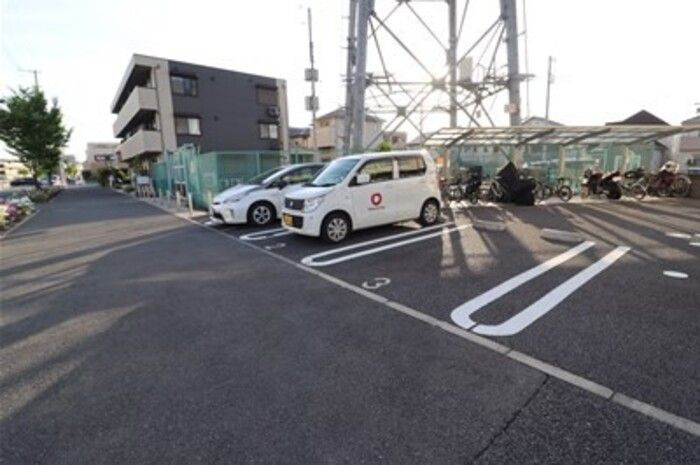 シエルドールの駐車場