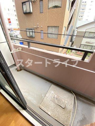 大阪市淀川区西中島６丁目の賃貸マンションのバルコニー